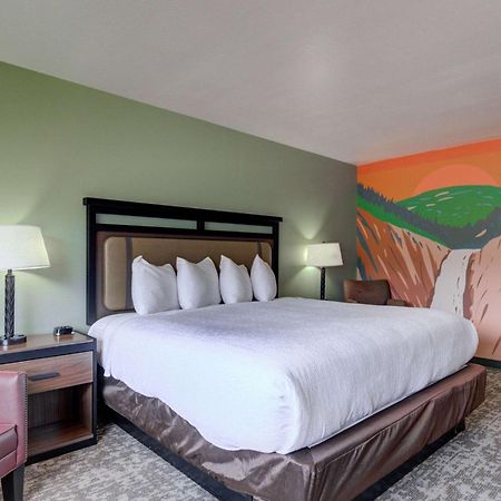 The Ridgeline Hotel At Yellowstone, Ascend Hotel Collection Гардінер Екстер'єр фото