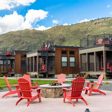 The Ridgeline Hotel At Yellowstone, Ascend Hotel Collection Гардінер Екстер'єр фото