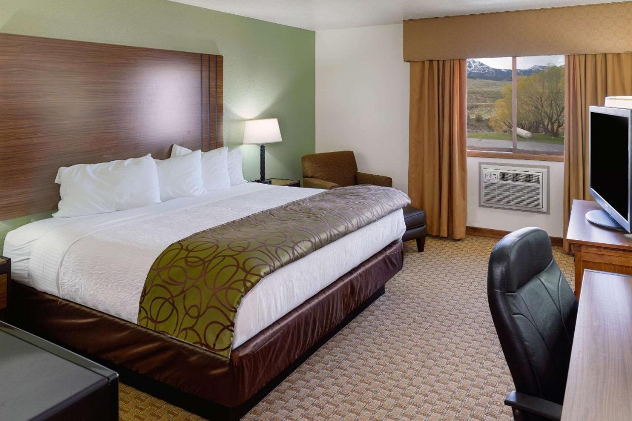 The Ridgeline Hotel At Yellowstone, Ascend Hotel Collection Гардінер Екстер'єр фото