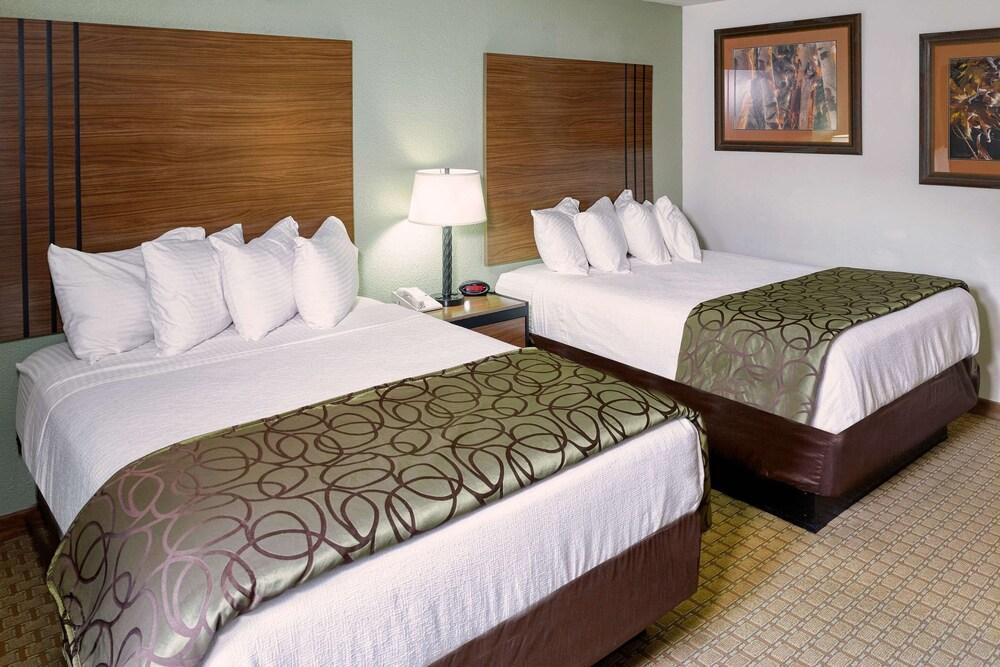 The Ridgeline Hotel At Yellowstone, Ascend Hotel Collection Гардінер Екстер'єр фото