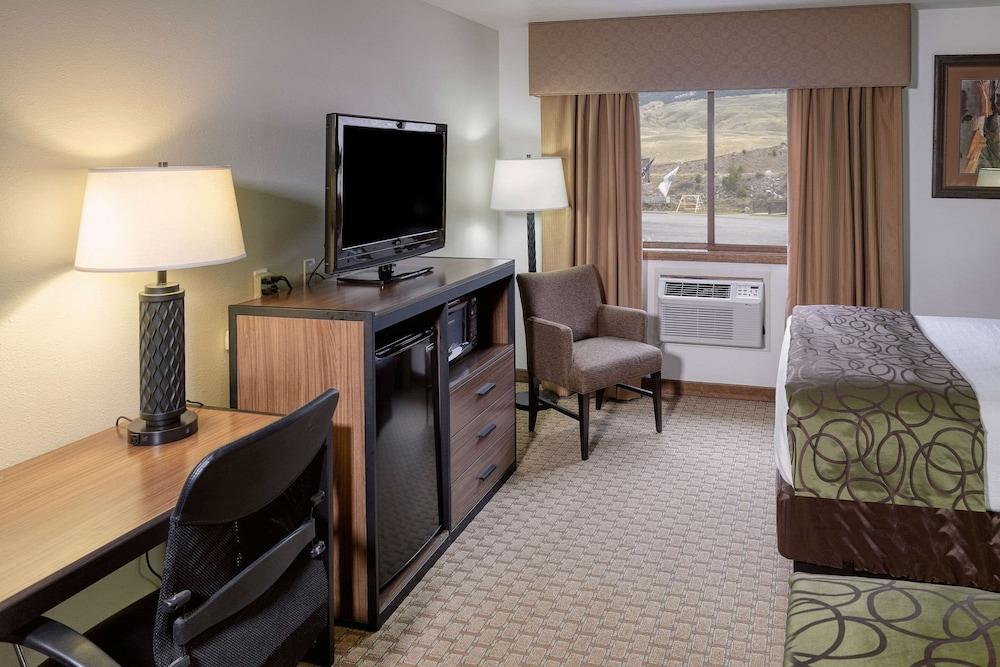 The Ridgeline Hotel At Yellowstone, Ascend Hotel Collection Гардінер Екстер'єр фото