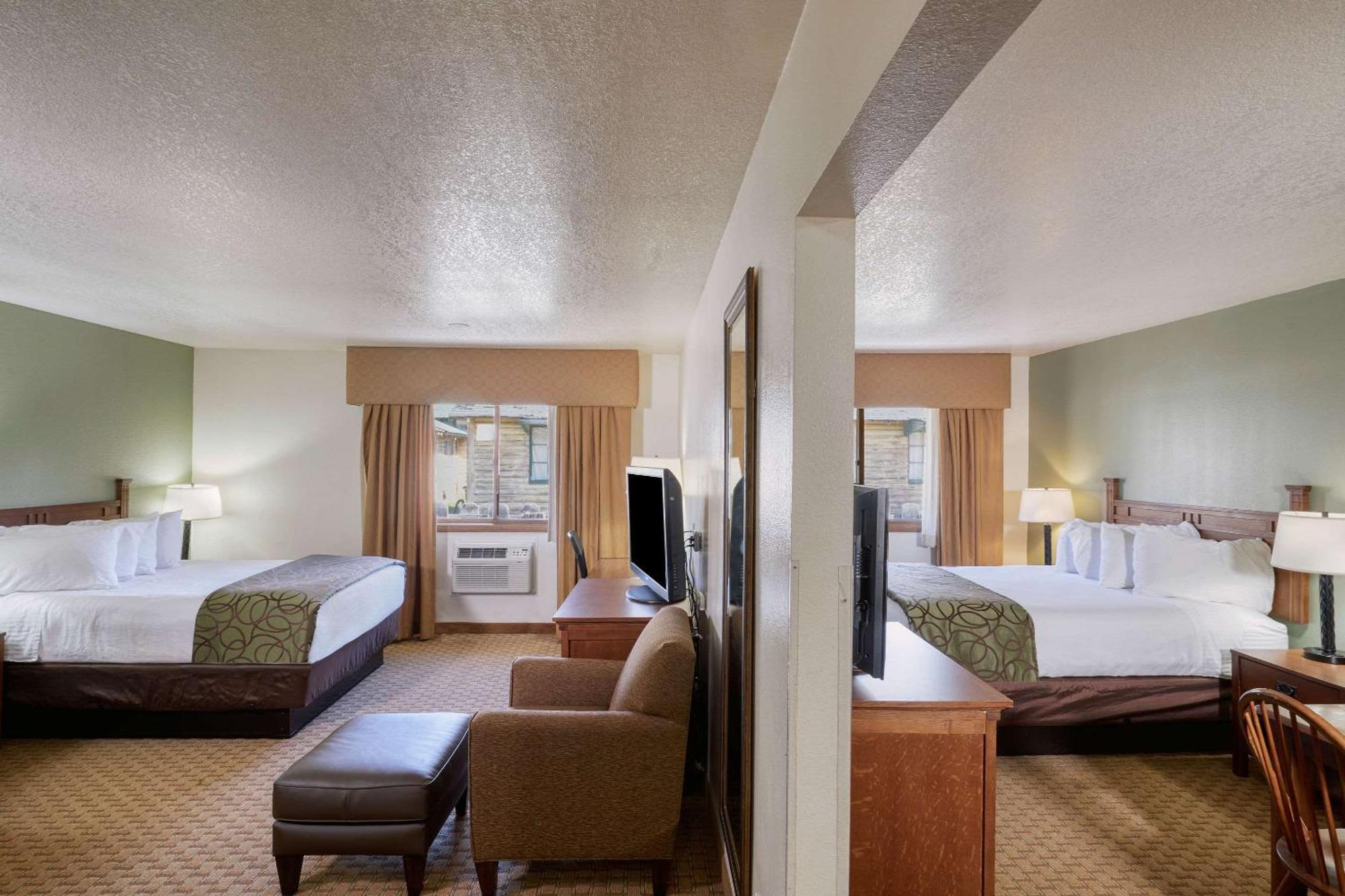 The Ridgeline Hotel At Yellowstone, Ascend Hotel Collection Гардінер Екстер'єр фото