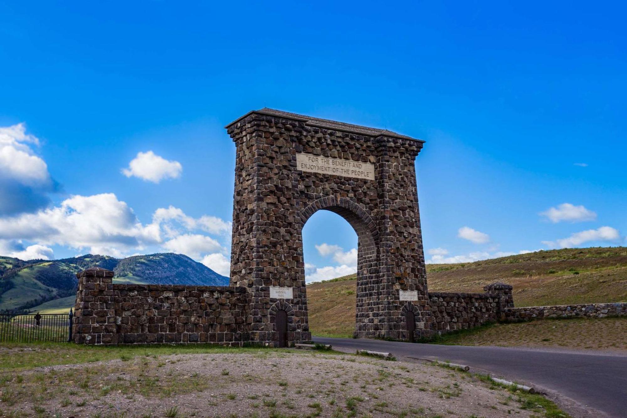 The Ridgeline Hotel At Yellowstone, Ascend Hotel Collection Гардінер Екстер'єр фото