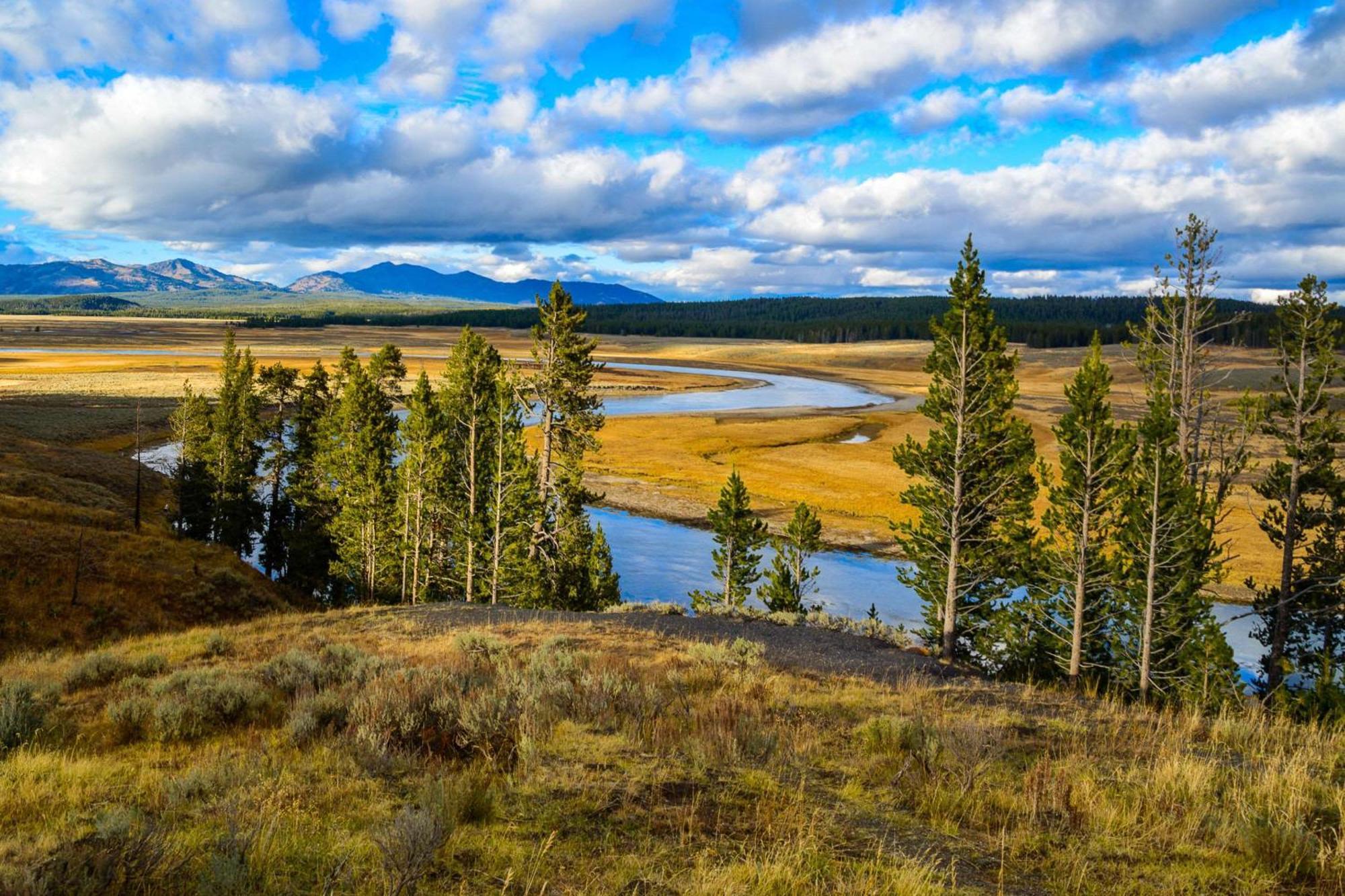The Ridgeline Hotel At Yellowstone, Ascend Hotel Collection Гардінер Екстер'єр фото