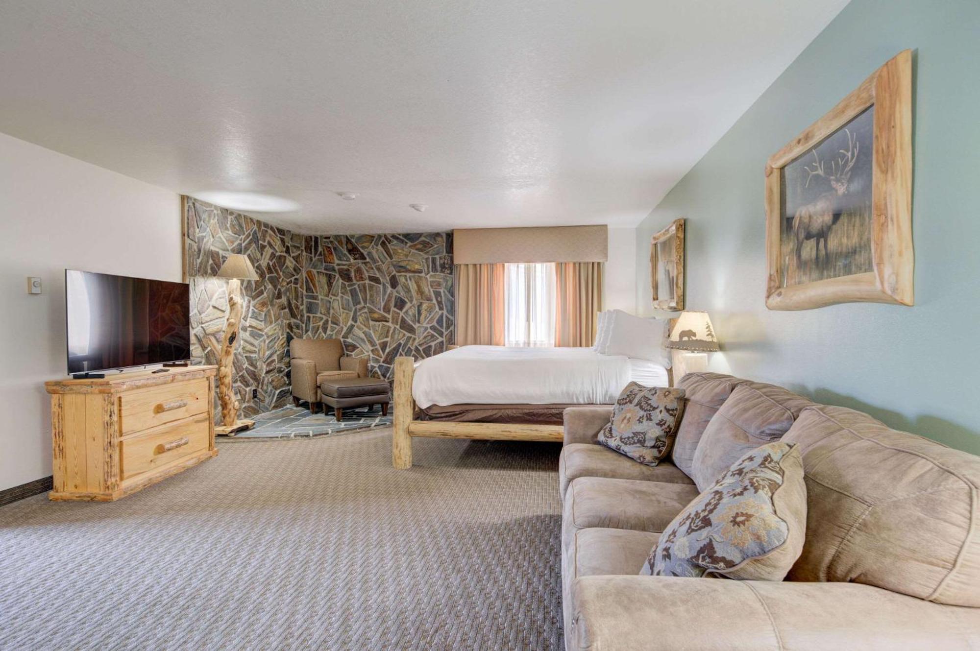 The Ridgeline Hotel At Yellowstone, Ascend Hotel Collection Гардінер Екстер'єр фото