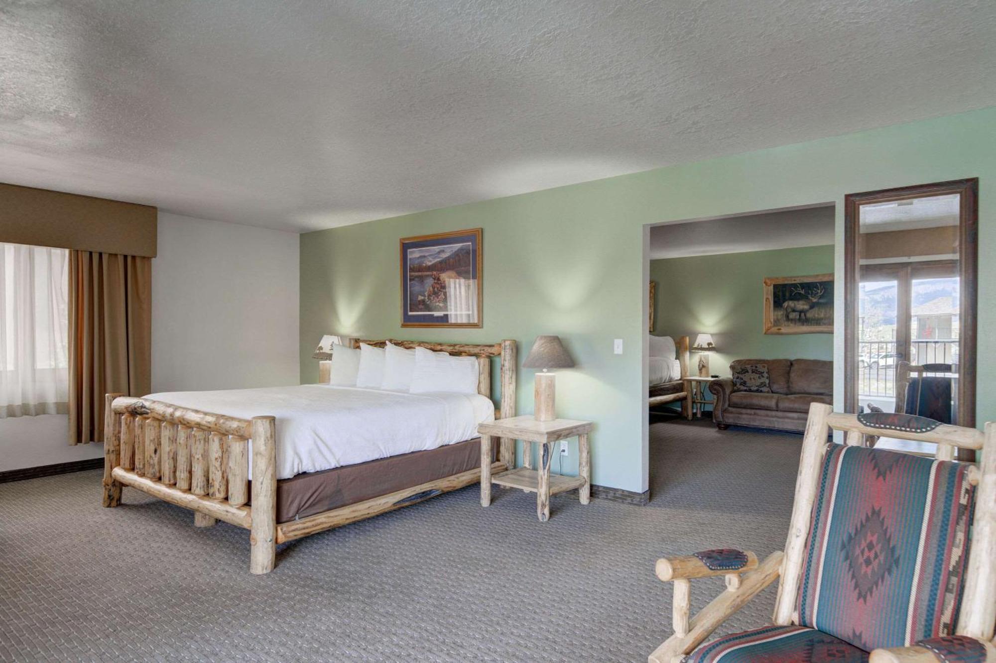 The Ridgeline Hotel At Yellowstone, Ascend Hotel Collection Гардінер Екстер'єр фото