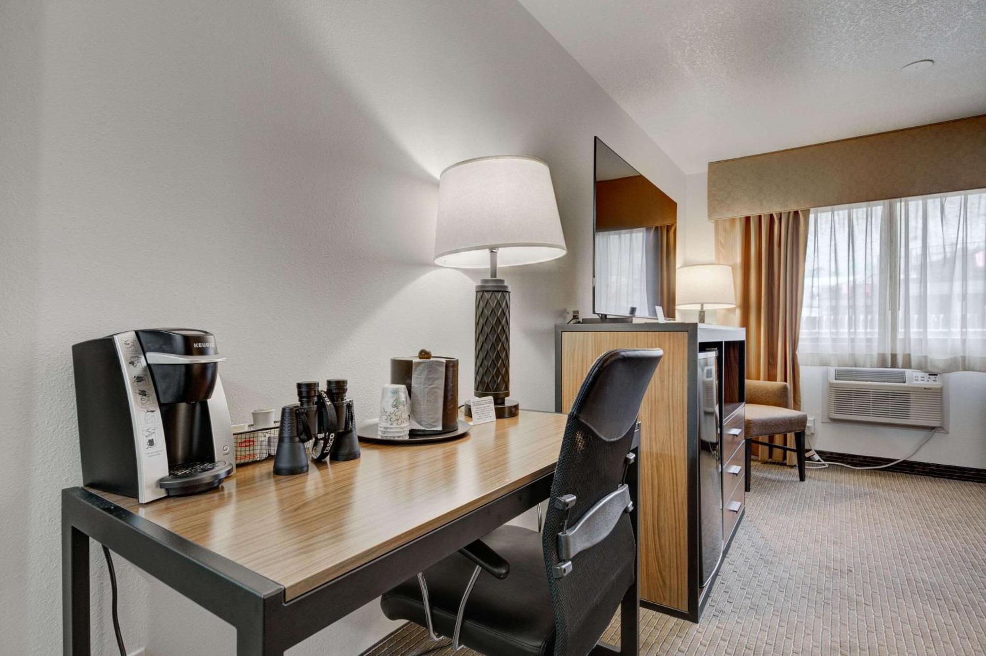 The Ridgeline Hotel At Yellowstone, Ascend Hotel Collection Гардінер Екстер'єр фото