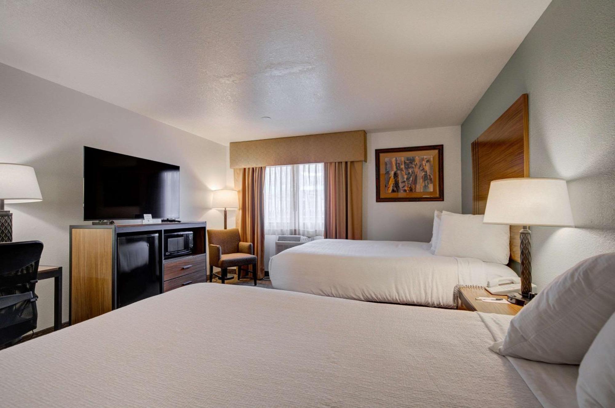 The Ridgeline Hotel At Yellowstone, Ascend Hotel Collection Гардінер Екстер'єр фото