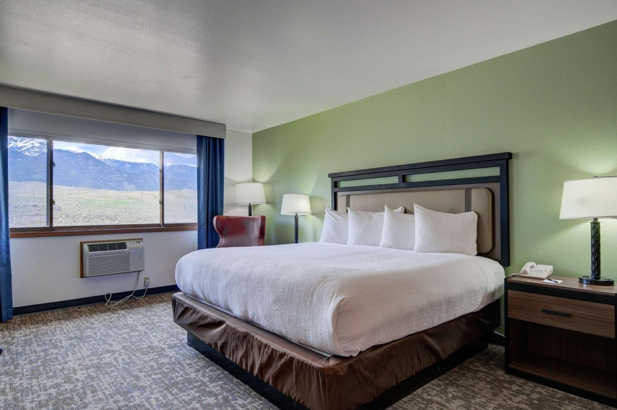 The Ridgeline Hotel At Yellowstone, Ascend Hotel Collection Гардінер Екстер'єр фото