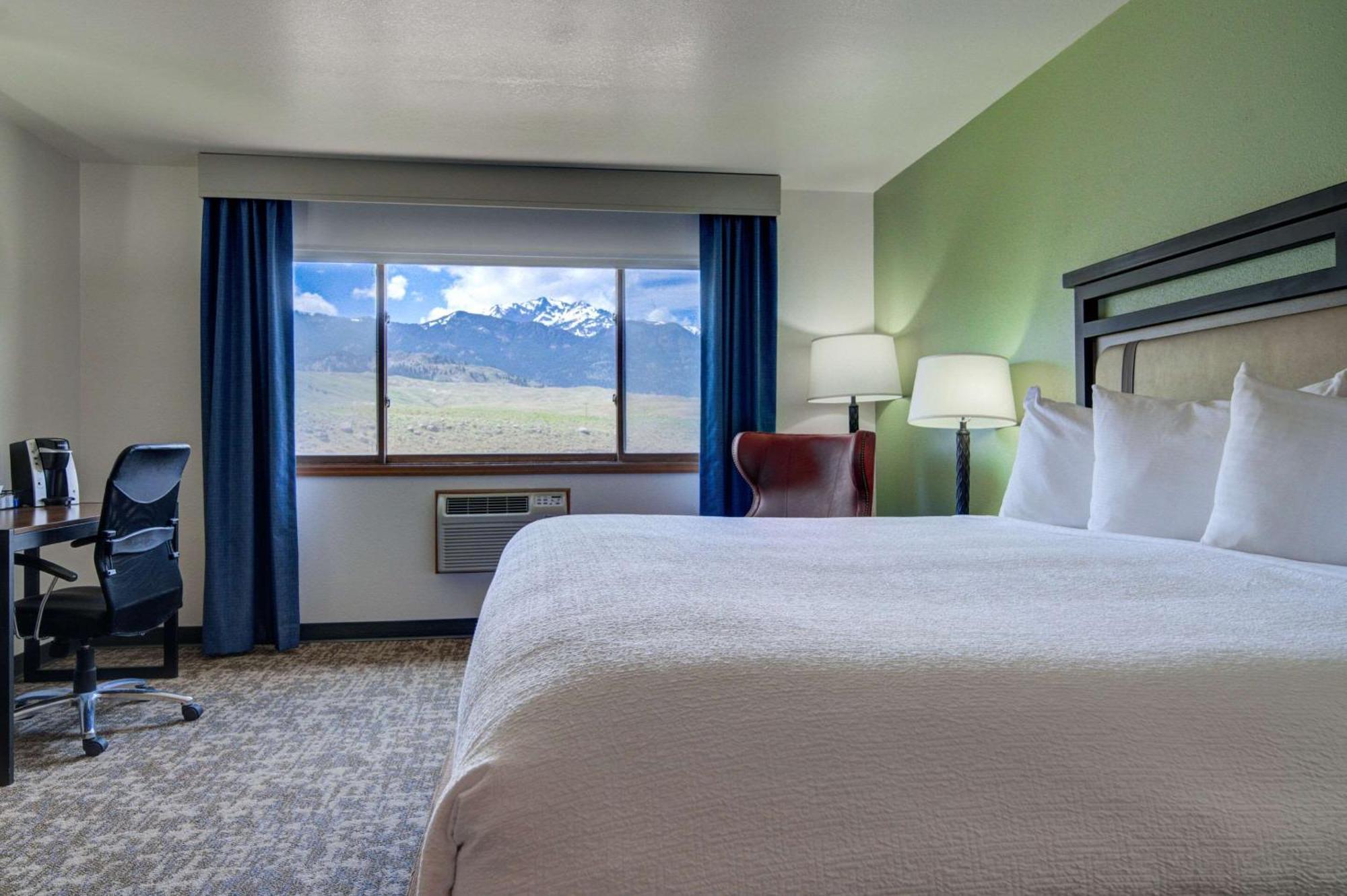 The Ridgeline Hotel At Yellowstone, Ascend Hotel Collection Гардінер Екстер'єр фото
