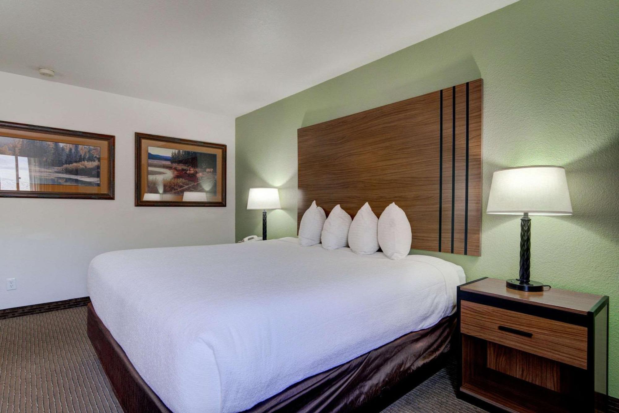 The Ridgeline Hotel At Yellowstone, Ascend Hotel Collection Гардінер Екстер'єр фото