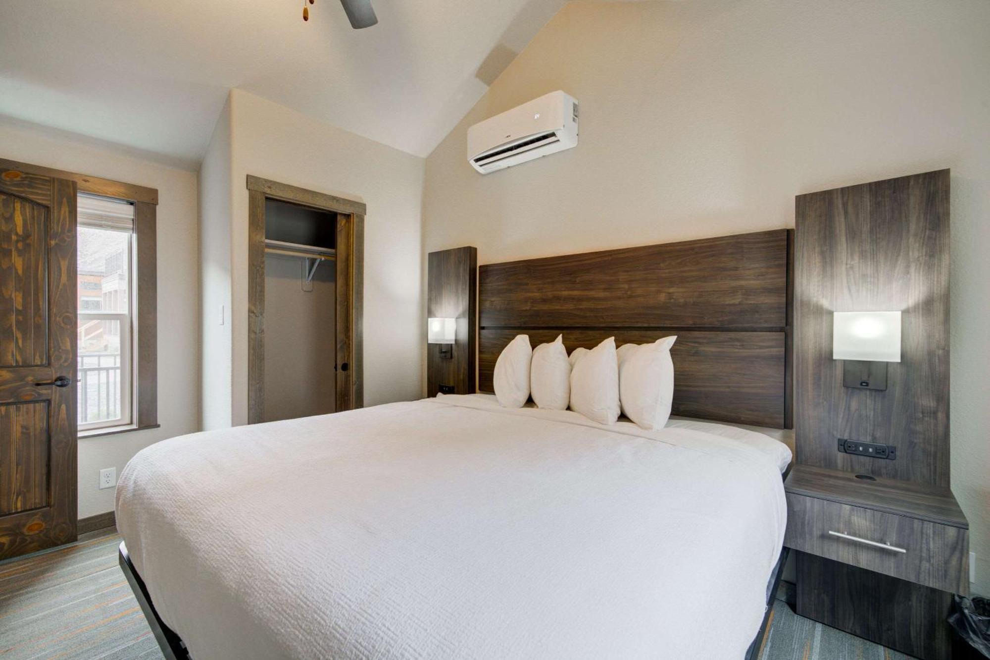 The Ridgeline Hotel At Yellowstone, Ascend Hotel Collection Гардінер Екстер'єр фото