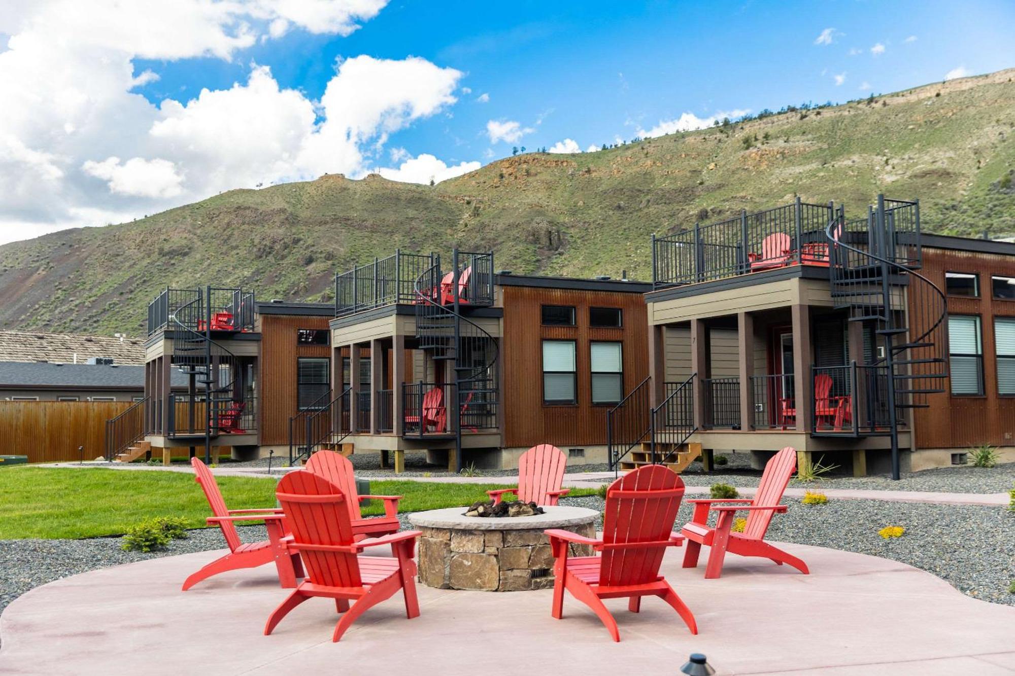 The Ridgeline Hotel At Yellowstone, Ascend Hotel Collection Гардінер Екстер'єр фото