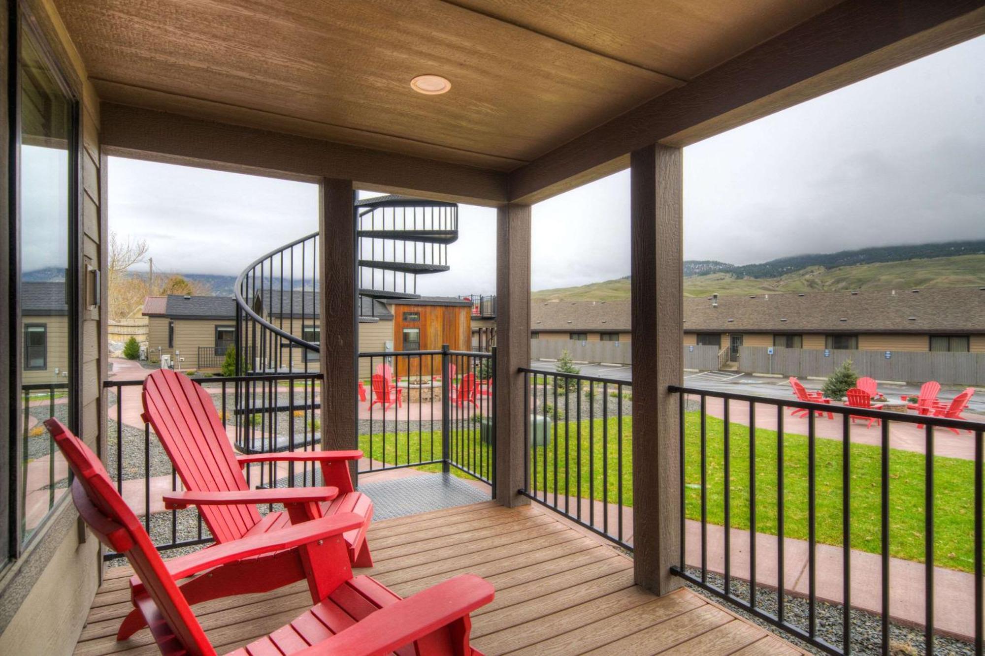 The Ridgeline Hotel At Yellowstone, Ascend Hotel Collection Гардінер Екстер'єр фото
